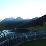 招待所 Alpenfrieden 卡普尔
