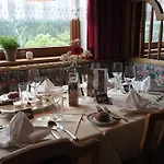Alpenfrieden 招待所